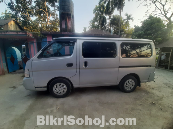 Nissan Caravan